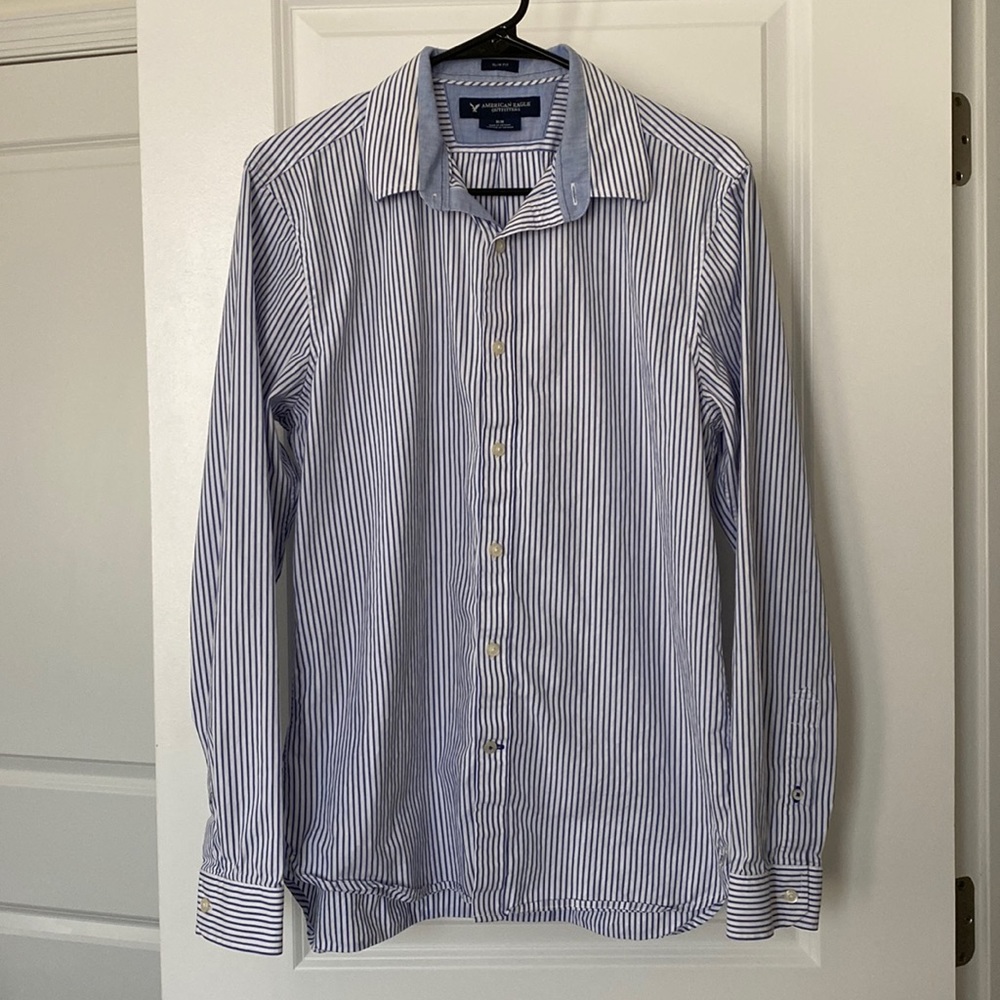 Gently Used Men’s American Eagle Outfitters Button Down Shirt